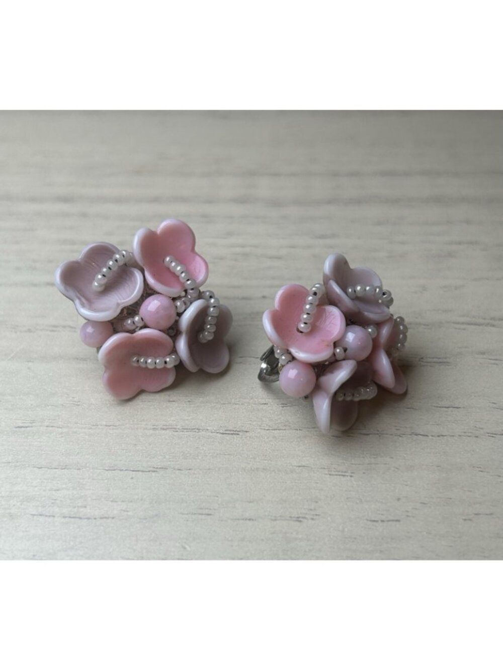 miriam haskell earrings pink Purple flower shell Clip on Vintage Flowers Floral - Picture 3 of 10